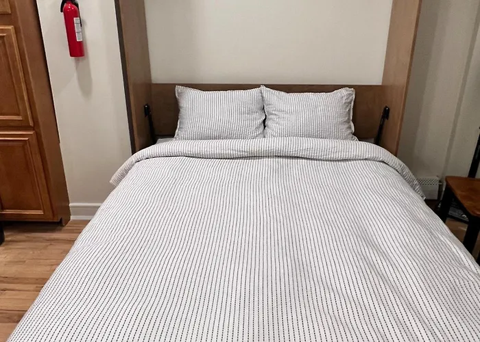 10Min To Nyc - 2Br/2.5Bath-3Beds-Free Parking-No Chores